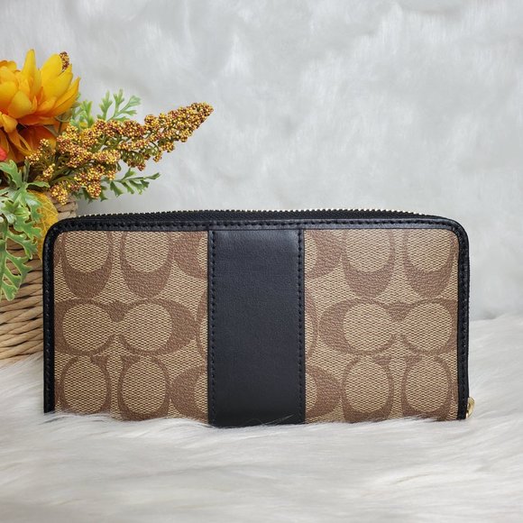 Coach Accordion Zip Wallet In Signature Canvas Coach Signature